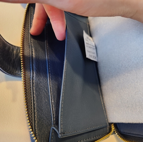 Captain Marvel Loungefly Wallet - Picture 6 of 9